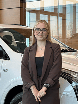 Ella Hechter Concierge & Delivery Coordinator